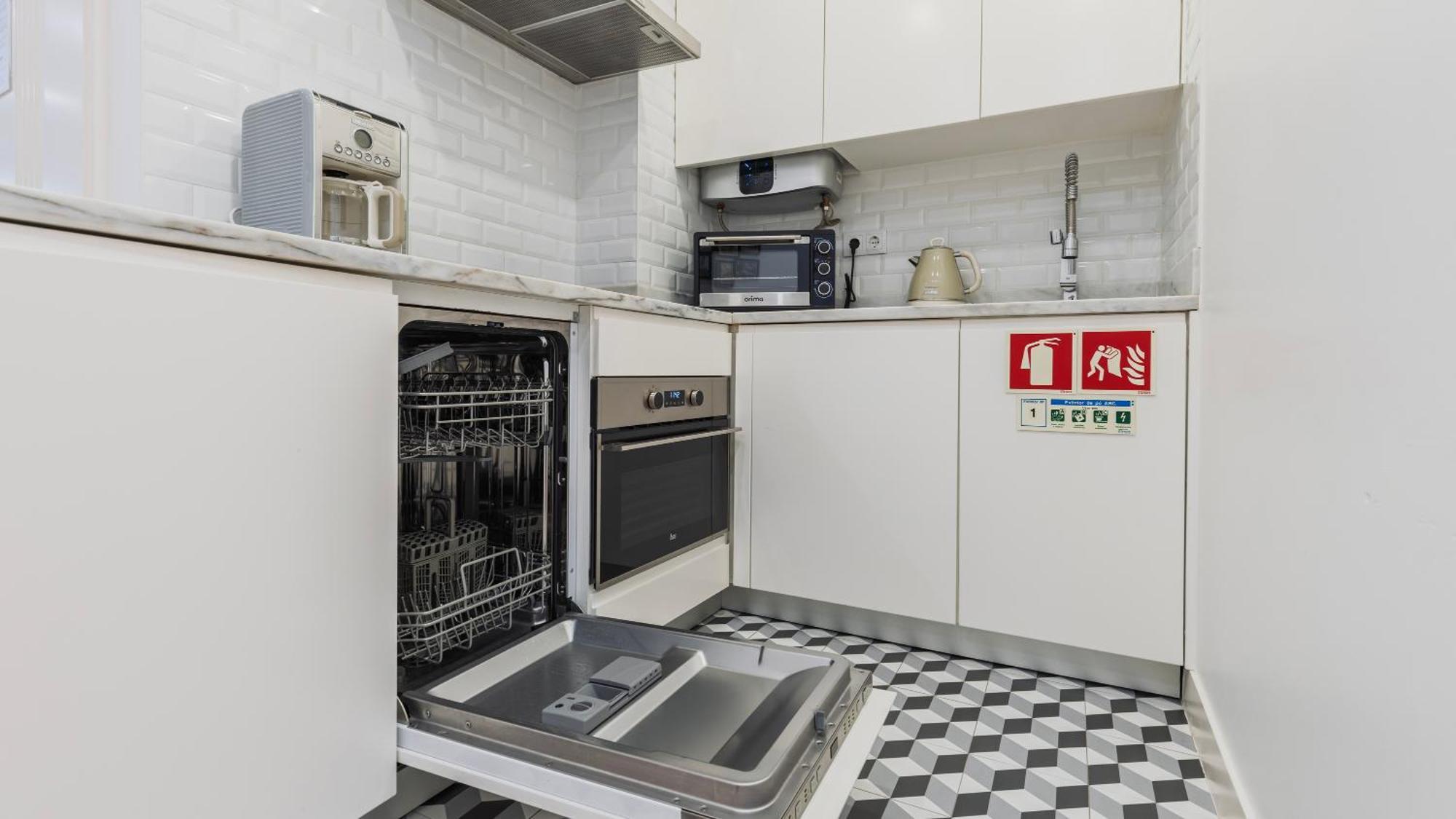 Lejlighed Charming In Bairro Alto By Lovelystay Lisboa